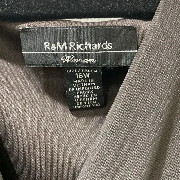 Classy Dress - Picture 4 of 5